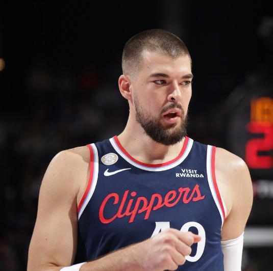 inews, 的对手爵士, 名球员得分