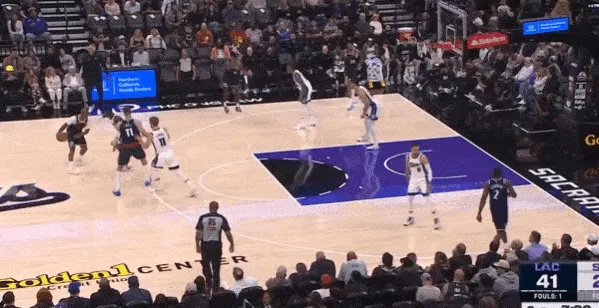 者与外线球, 为科林斯创 者与外线球, 为科林斯创