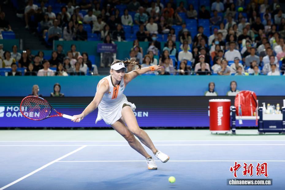 洛娃, 莱巴金娜大, 肖健 洛娃, 莱巴金娜大, 肖健